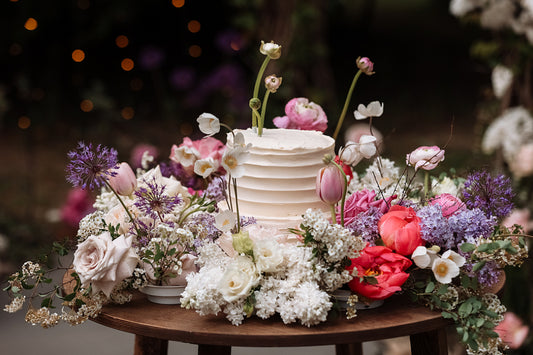 3 Different Styles of Decorating Floral Wedding Cakes
