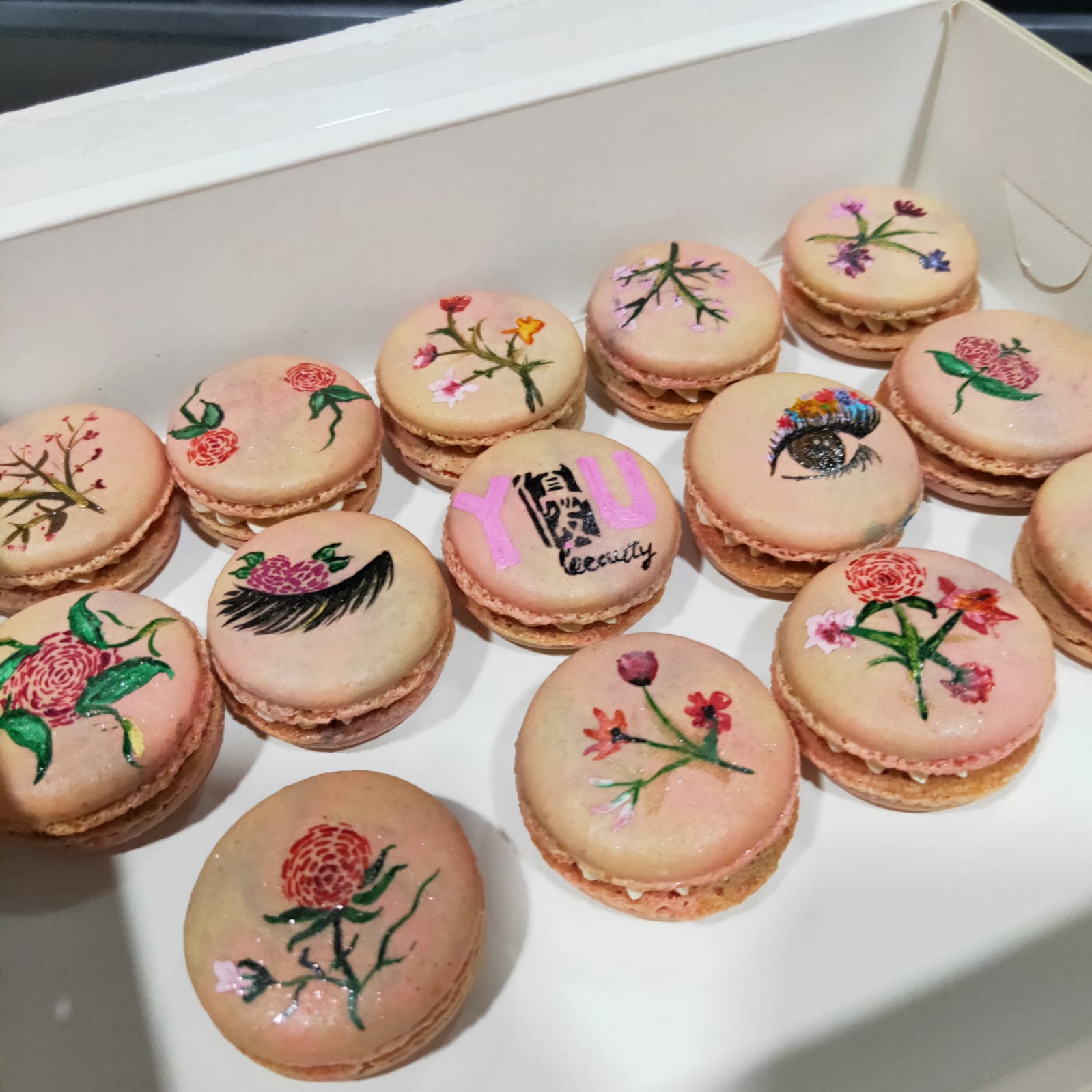 Beauty Floral Hand Painted Macarons (12pcs)